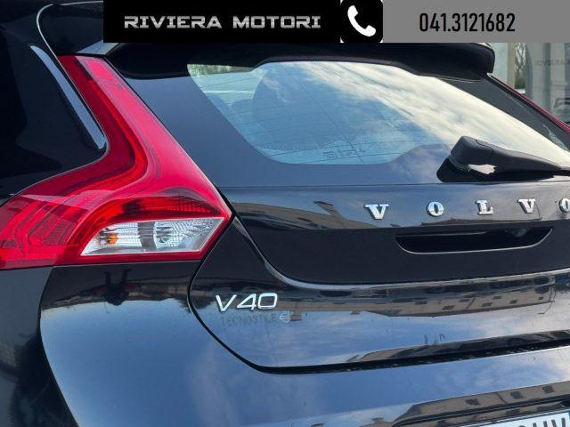 VOLVO V40 D2 R-design Momentum