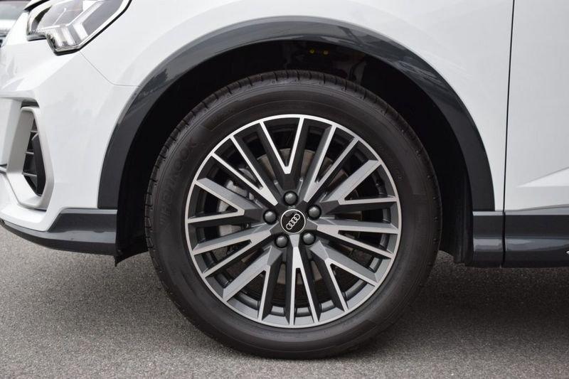 Audi Q3 40 TDI S line QUATTRO da 439 euro al mese