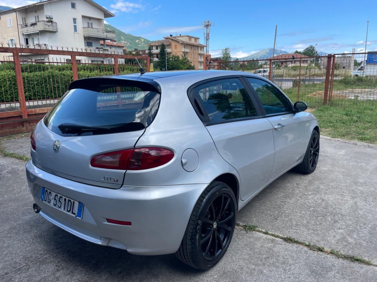 Alfa Romeo 147 1.9 JTD (120) 5p Black Line unico proprietario