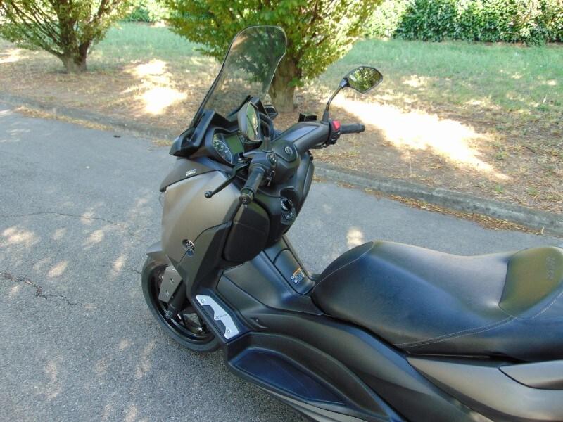 Yamaha X-Max 300