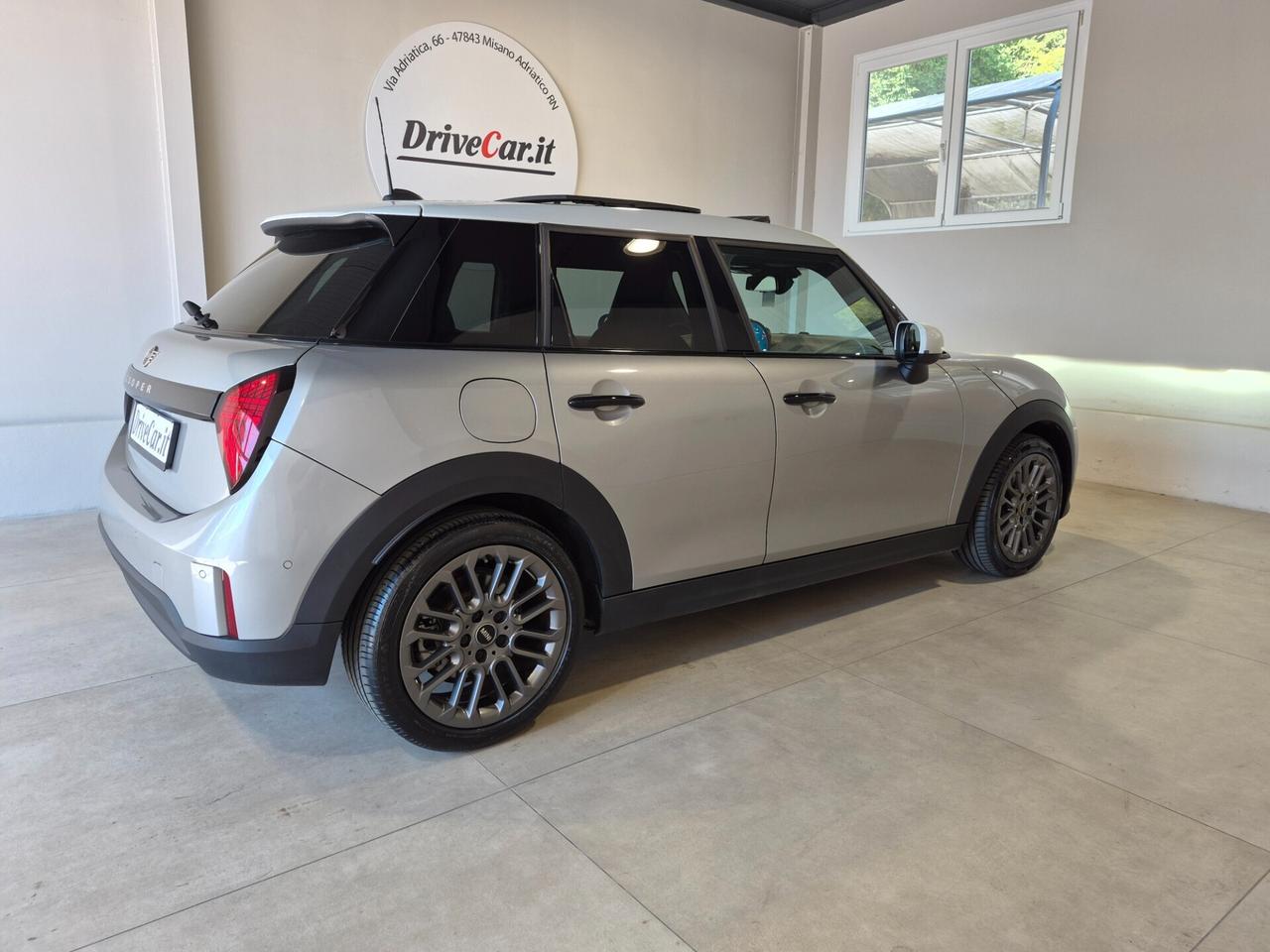 MINI Cooper C 5 PORTE RESTYLING TETTO PANORAMICO APRIBILE SEDILI SPORT. PELLE JCW LED NAVI CARPLAY AUTO UFFICIALE MINI 1 PROPRIETARIO