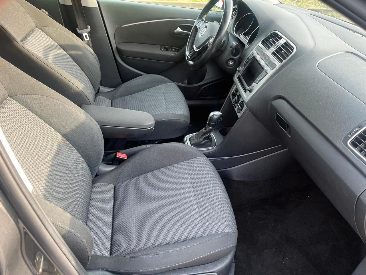 Volkswagen Polo 1.4 TDI 90 CV DSG **NEOP**