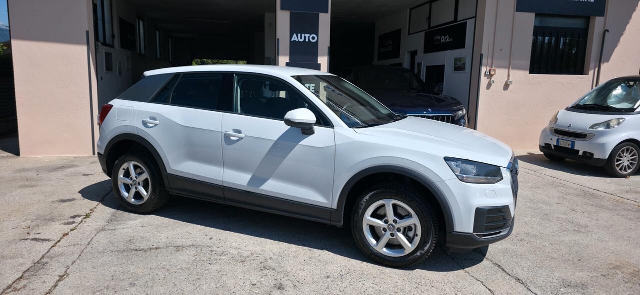 Audi Q2 30 TDI Business