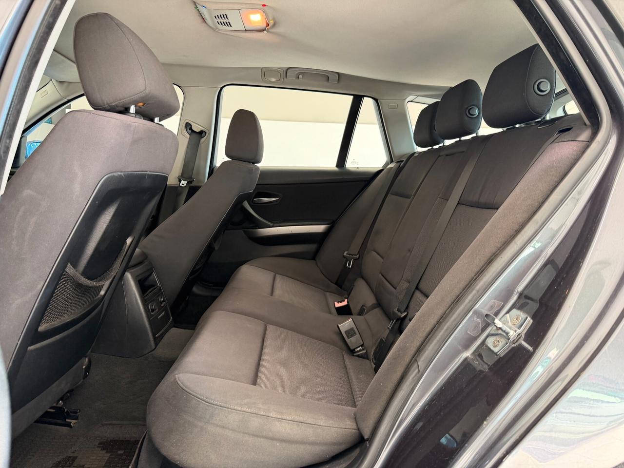 BMW 318d 2.0 DIESEL Touring Attiva