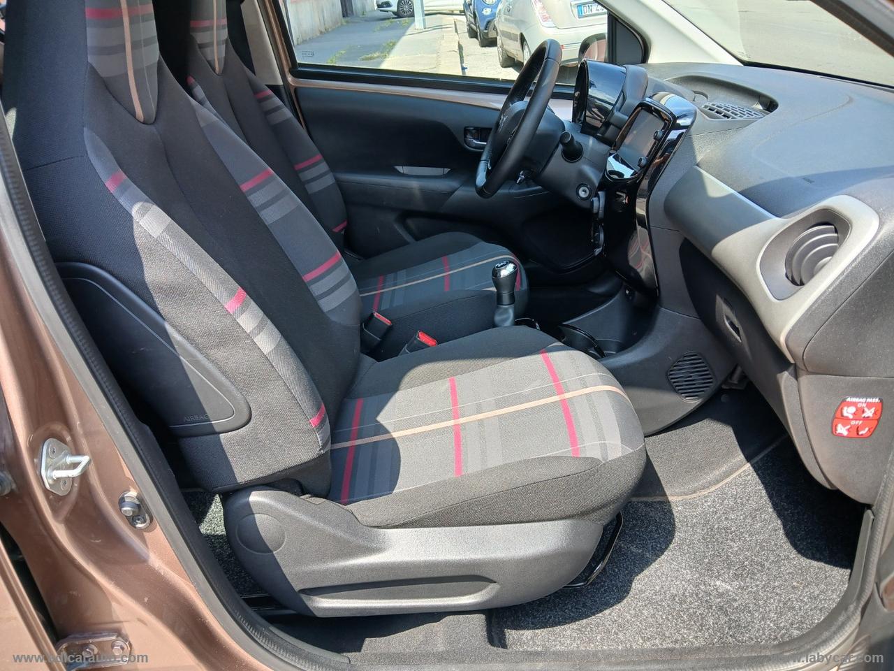 PEUGEOT 108 5p. 1.0 12v Allure