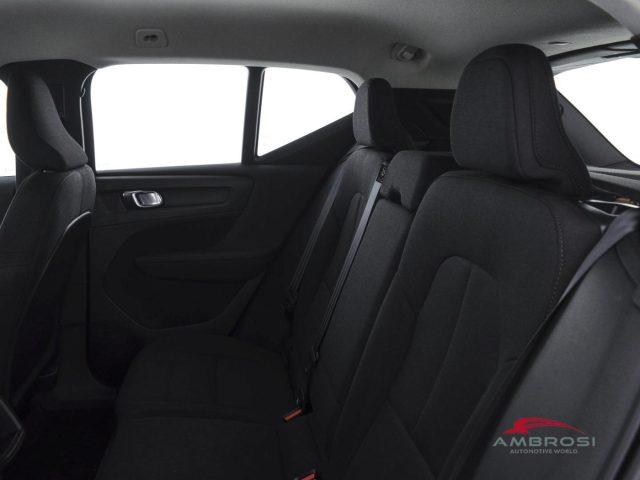 VOLVO XC40 D3 Momentum - AUTOCARRO N1