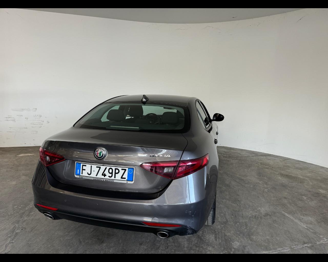 ALFA ROMEO Giulia (2016) - Giulia 2.2 Turbodiesel 180 CV AT8 Eco Busine