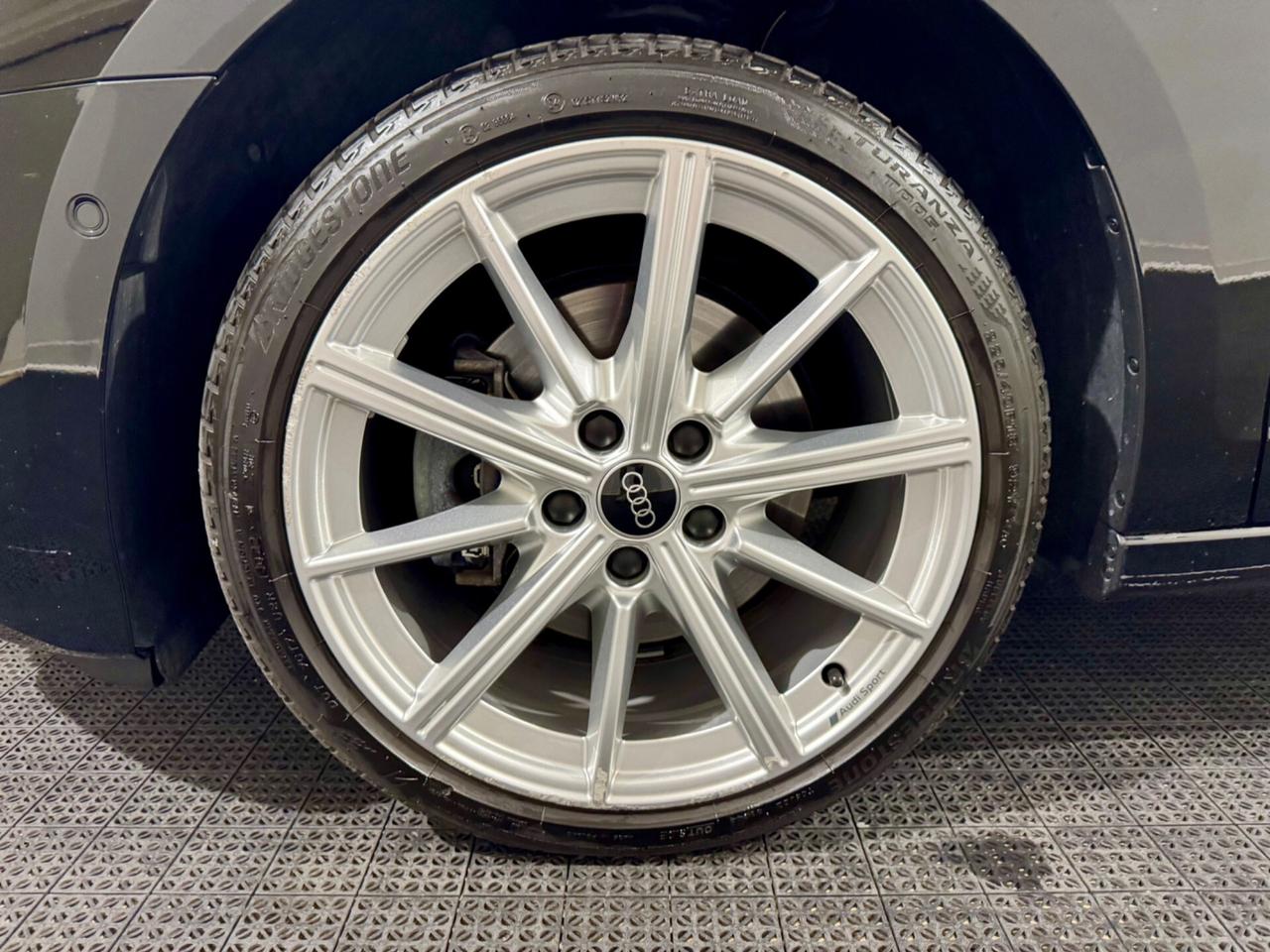 Audi A3 Sedan 35 TFSI Business Advanced