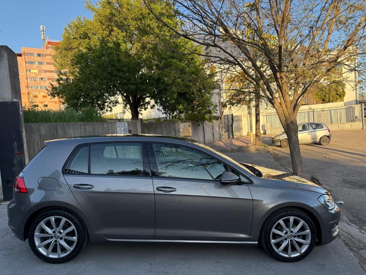 Volkswagen Golf 7 TDI AUT. 7M DIST. FATTA