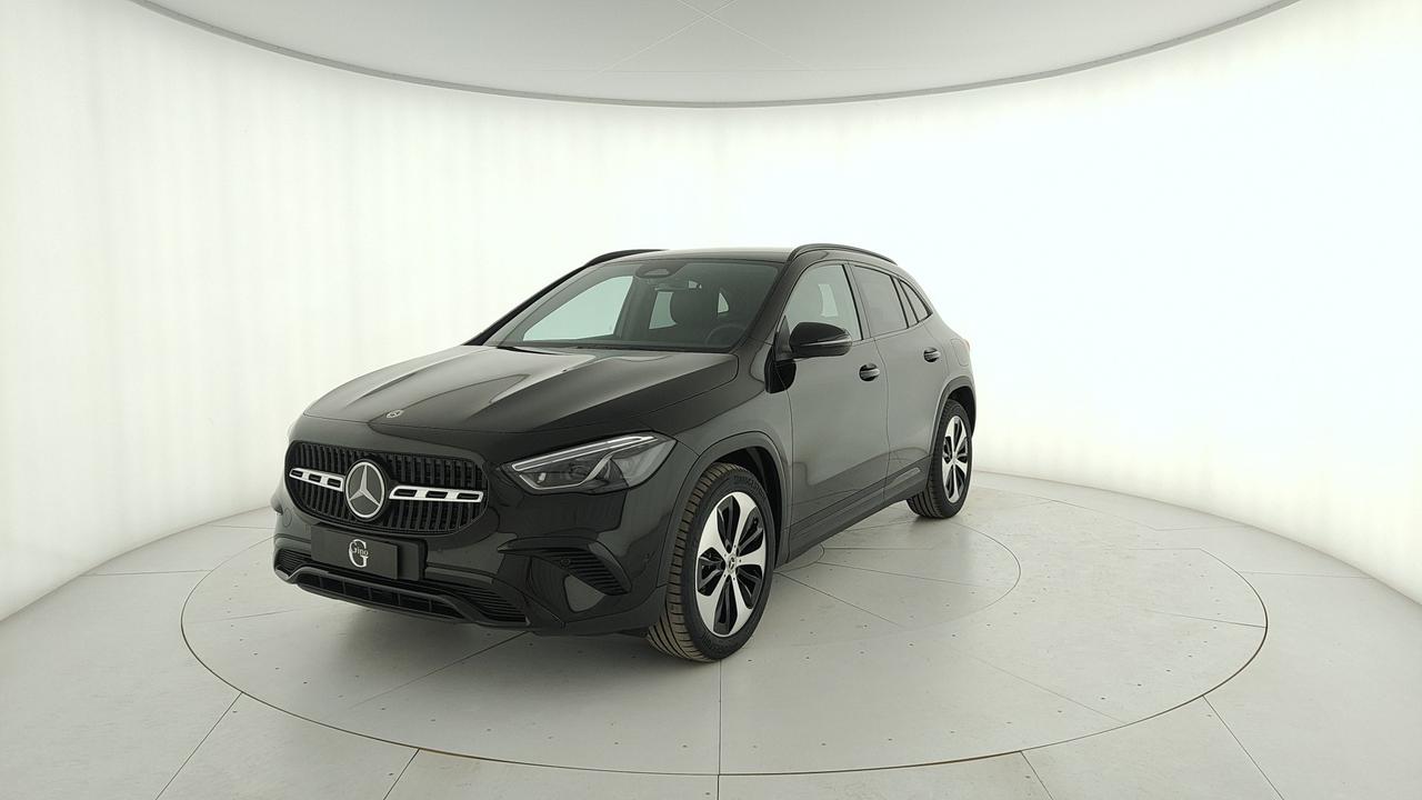 Mercedes-Benz GLA 200 d automatic