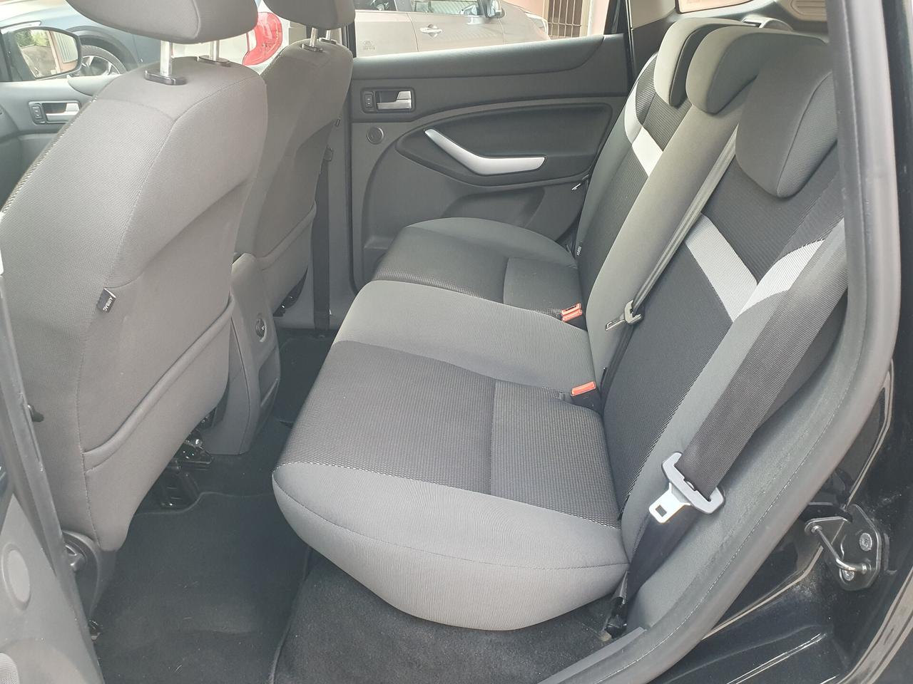 Ford Kuga 2.0 TDCi 140 CV 2WD Titanium