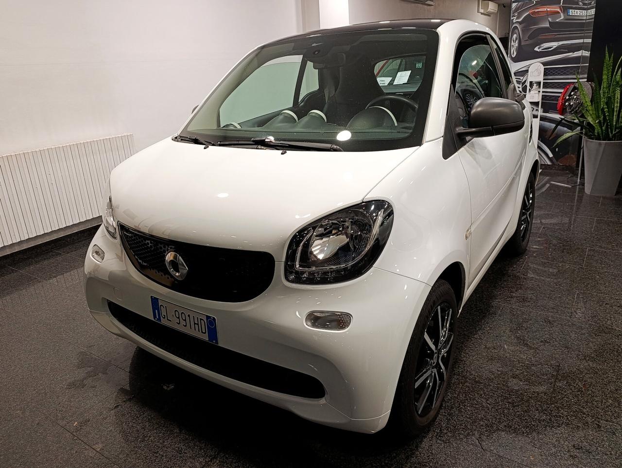 Smart ForTwo 70 1.0 twinamic Youngster 2018 Navi/tetto Panorama/Pelle