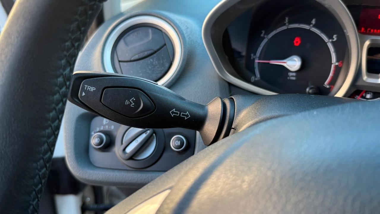 FORD FIESTA 1.4 TITANIUM 5 PORTE GPL 2012