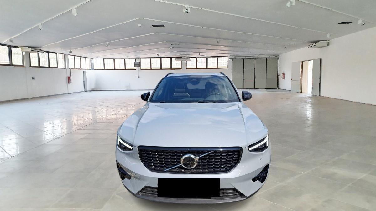 VOLVO Xc40 B3 Mild Hybrid Automatico Ultra Dark