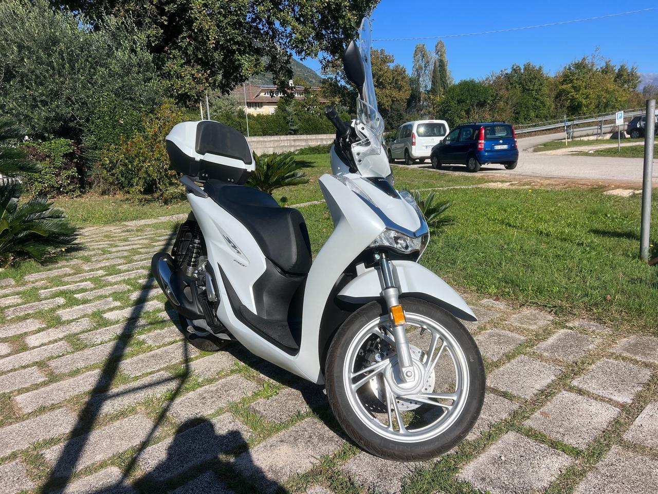 Honda SH 150i-2023"SOLO 800KM"