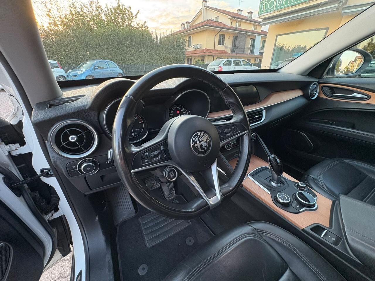 ALFA ROMEO STELVIO 2.0 BENZ 200CV Q4 GANCIO TRAINO