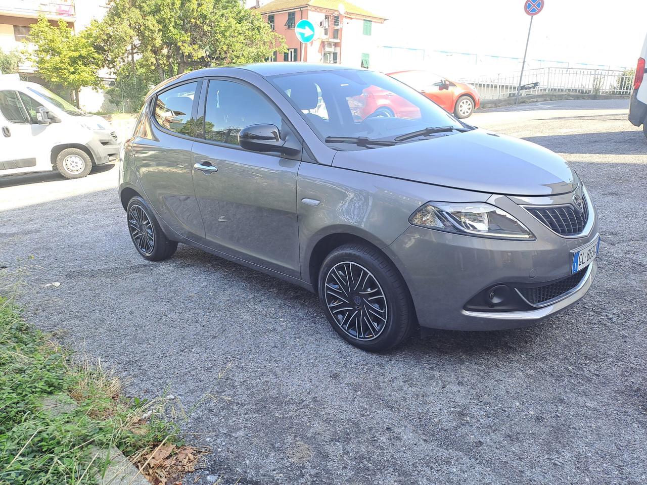 Lancia Ypsilon 1.0 FireFly 5 porte S&S Hybrid Ecochic Gold