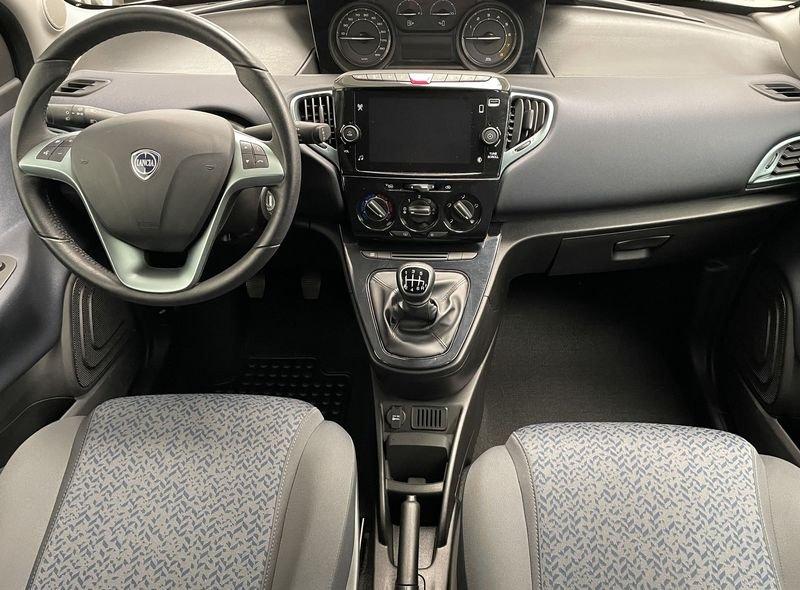 Lancia Ypsilon 1.0 FireFly 5 porte S&S Hybrid Platino