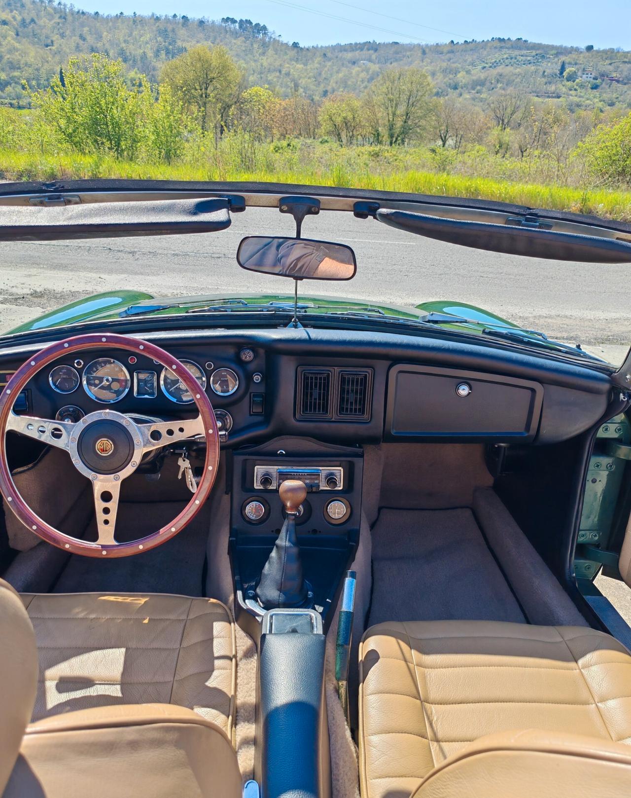 MG B Roadster (RESTAURO TOTALE)