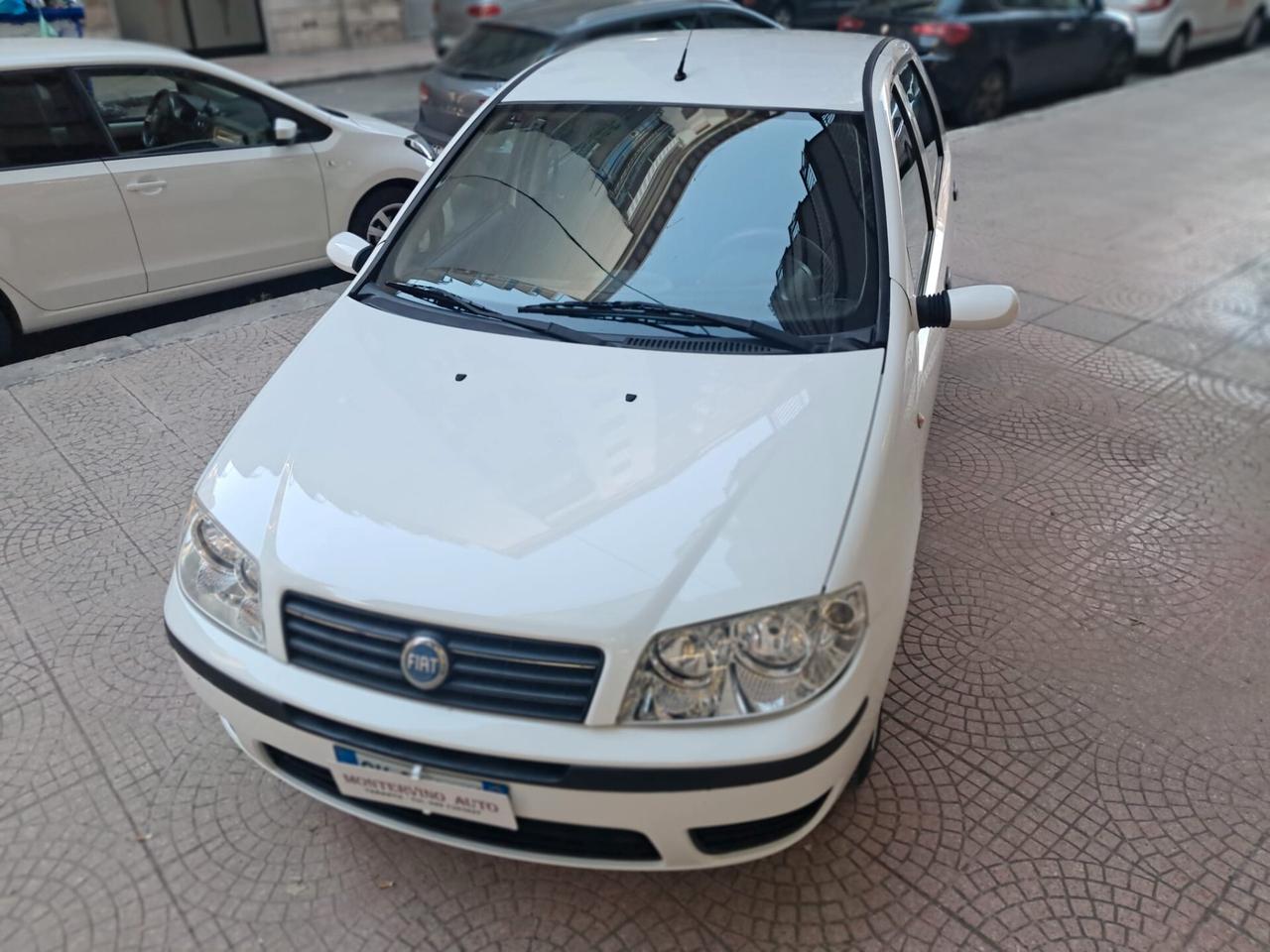 FIAT PUNTO 1.2 5PORTE-NEOPATENTATI-Euro 2690