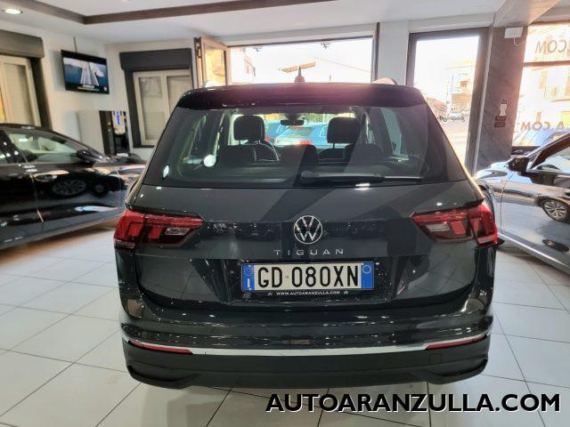 VOLKSWAGEN Tiguan NEW 2.0 TDI 150CV SCR DSG Life Navi - Fari a Led