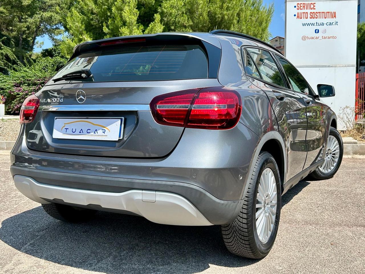 Mercedes-Benz GLA 200 D 200 Business #11388