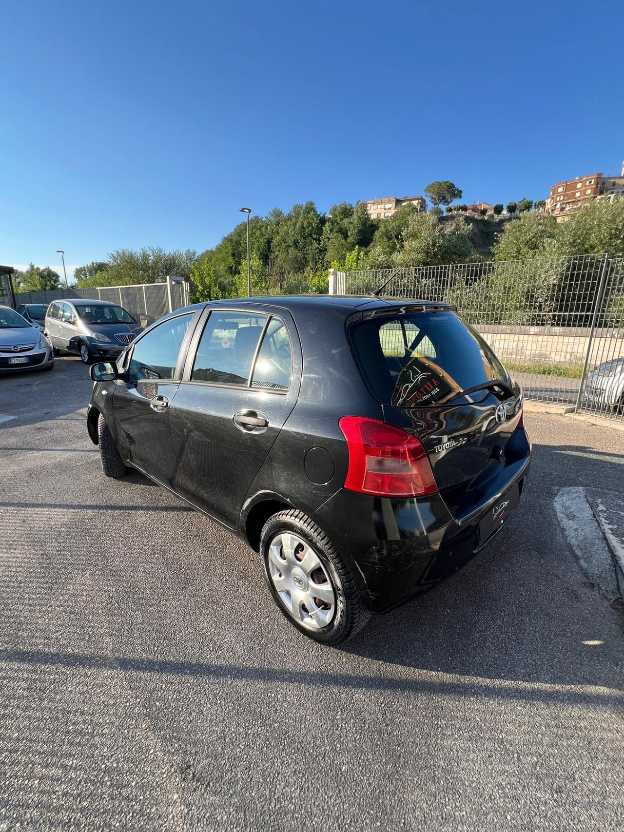 Toyota Yaris 1.0 5 porte Now