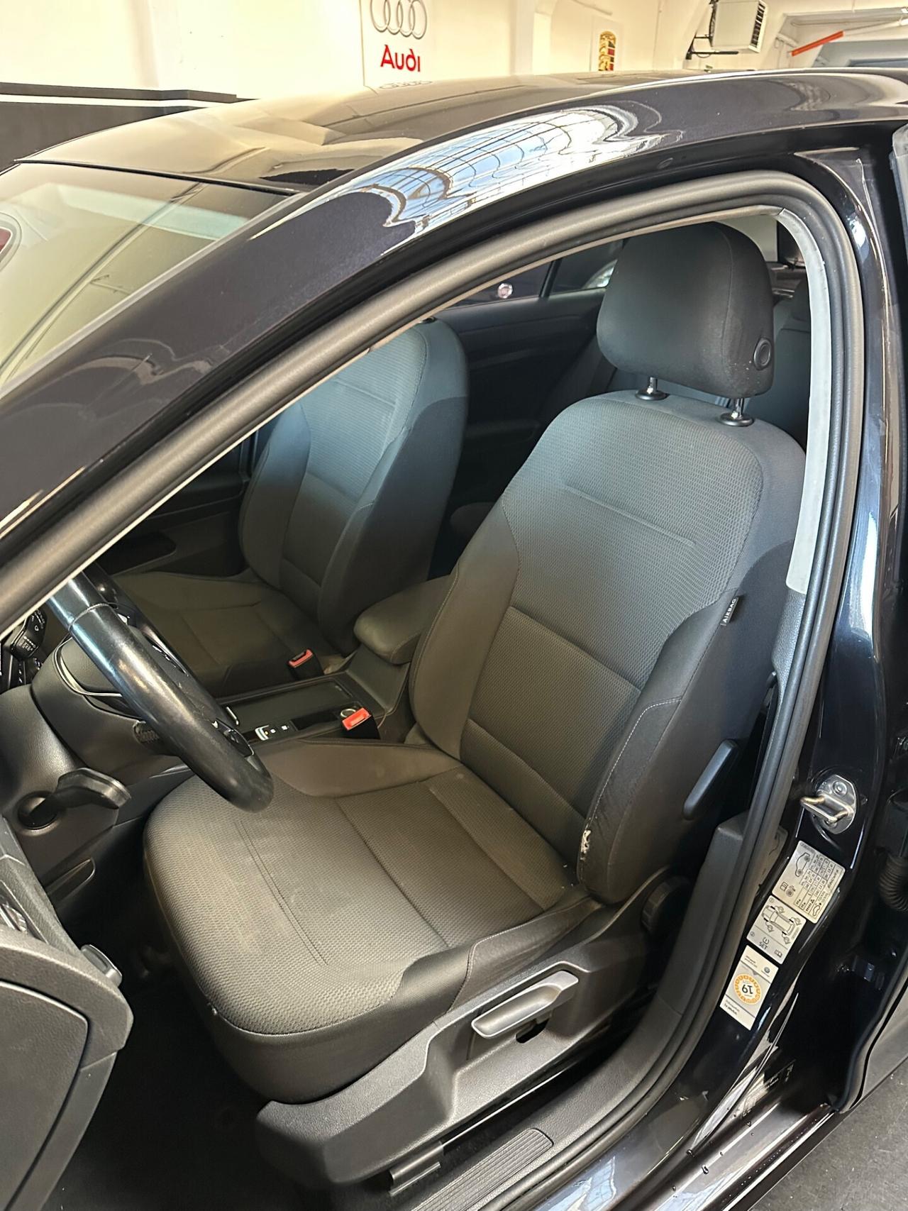 Volkswagen Golf 7.5 Business 1.6 TDI 5p. GANCIO TRAINO Trendline BlueMotion Technology