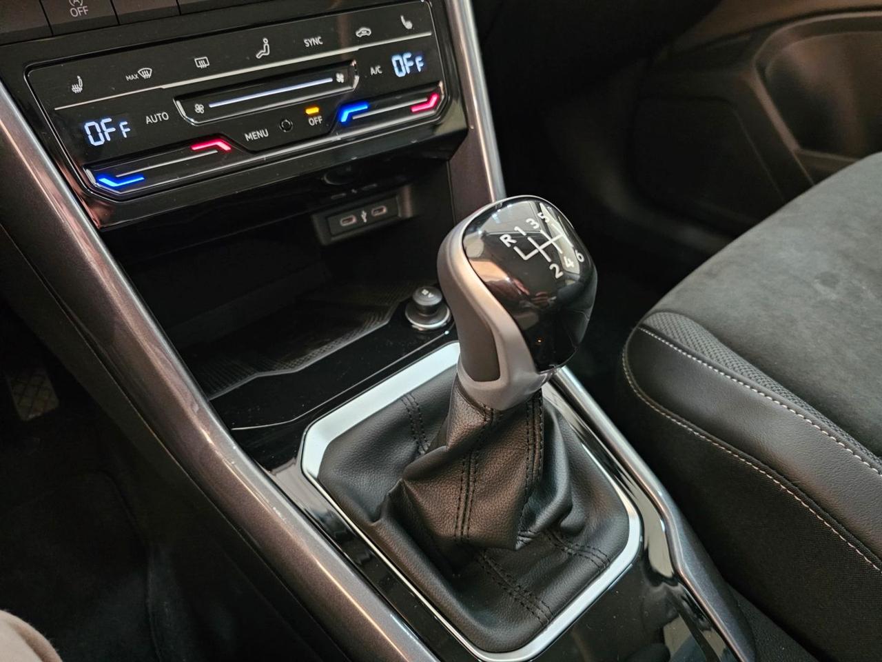 Volkswagen T-Roc Style C.17" Tetto Apribile Led Navi PDC Camera TDI
