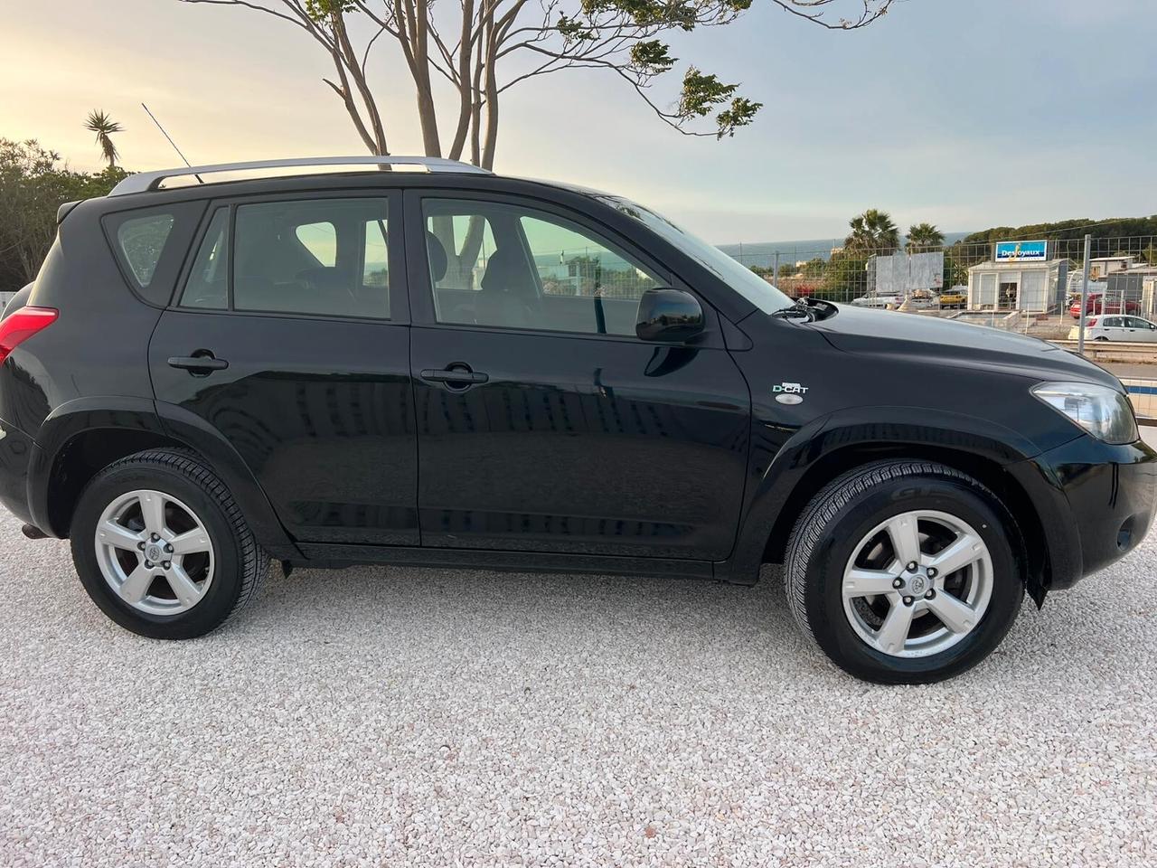 Toyota RAV 4 RAV4 2.2 D-4D 177 CV Luxury