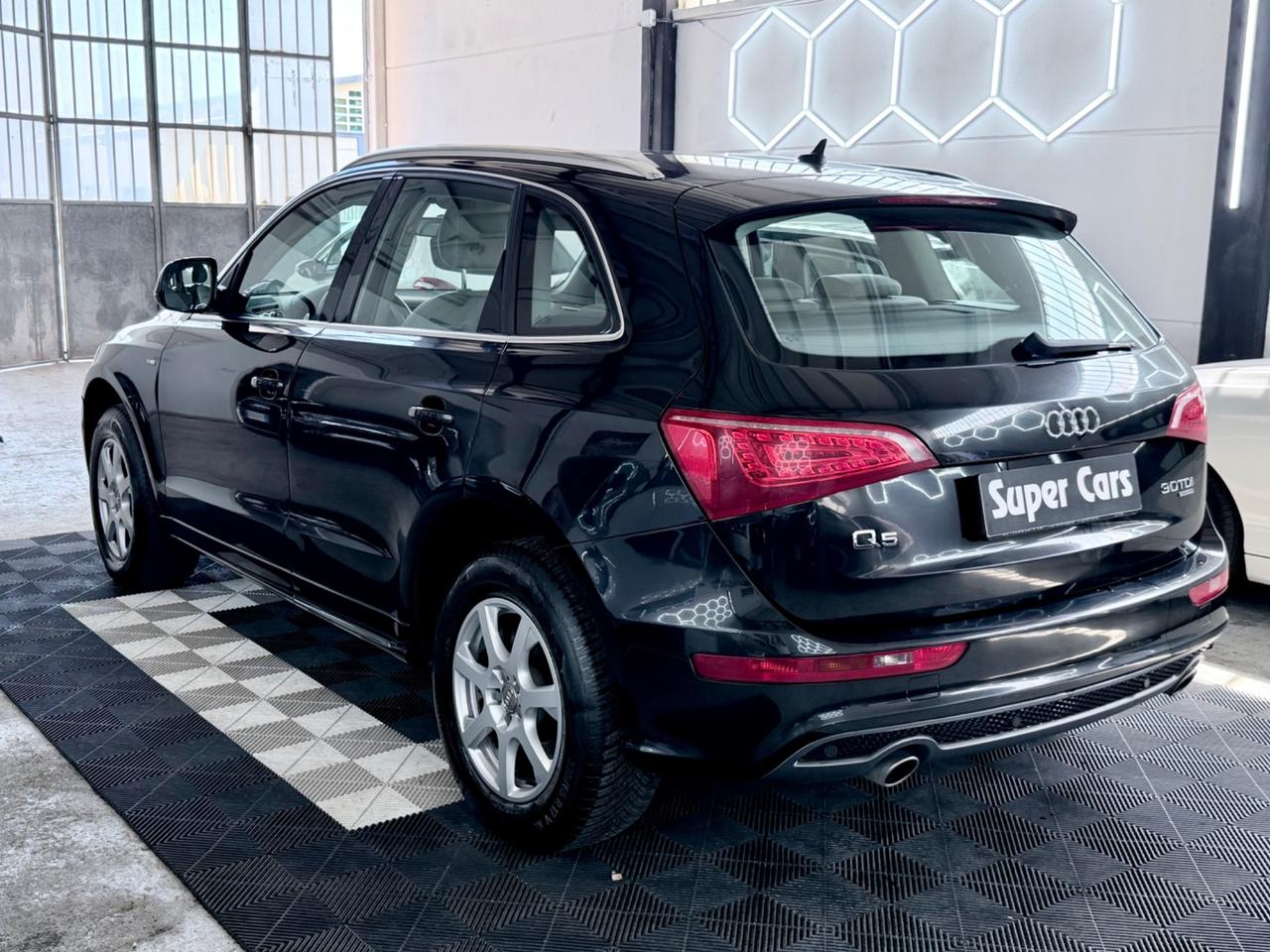 Audi Q5 3.0TDI 239CV V6 quattro S tronic S-Line 2011 EU5