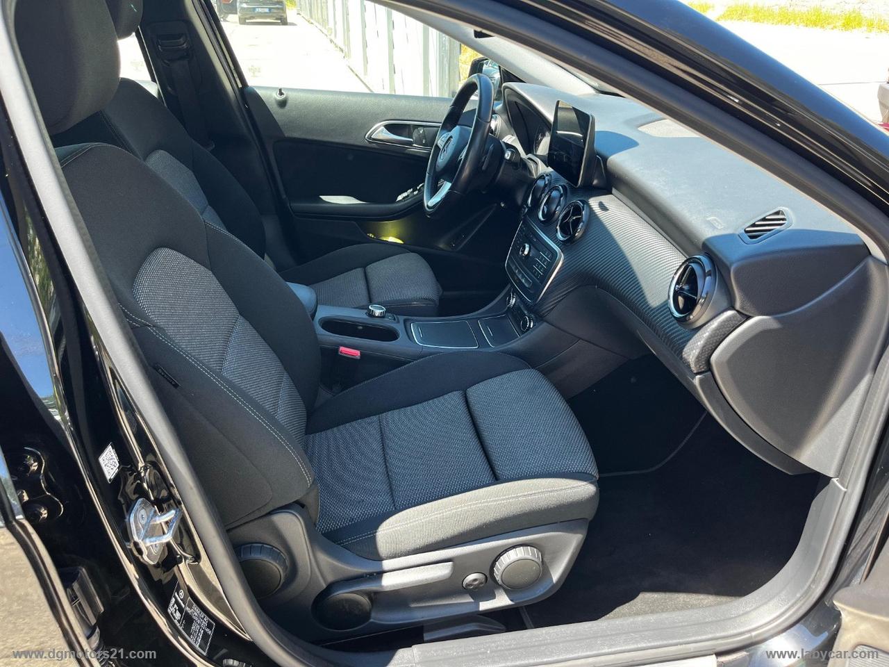 MERCEDES-BENZ GLA 200 d Automatic Sport