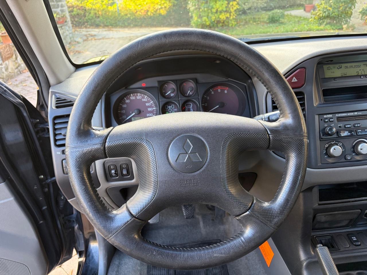 Mitsubishi Pajero 2.5 TDI 3p. GLS1