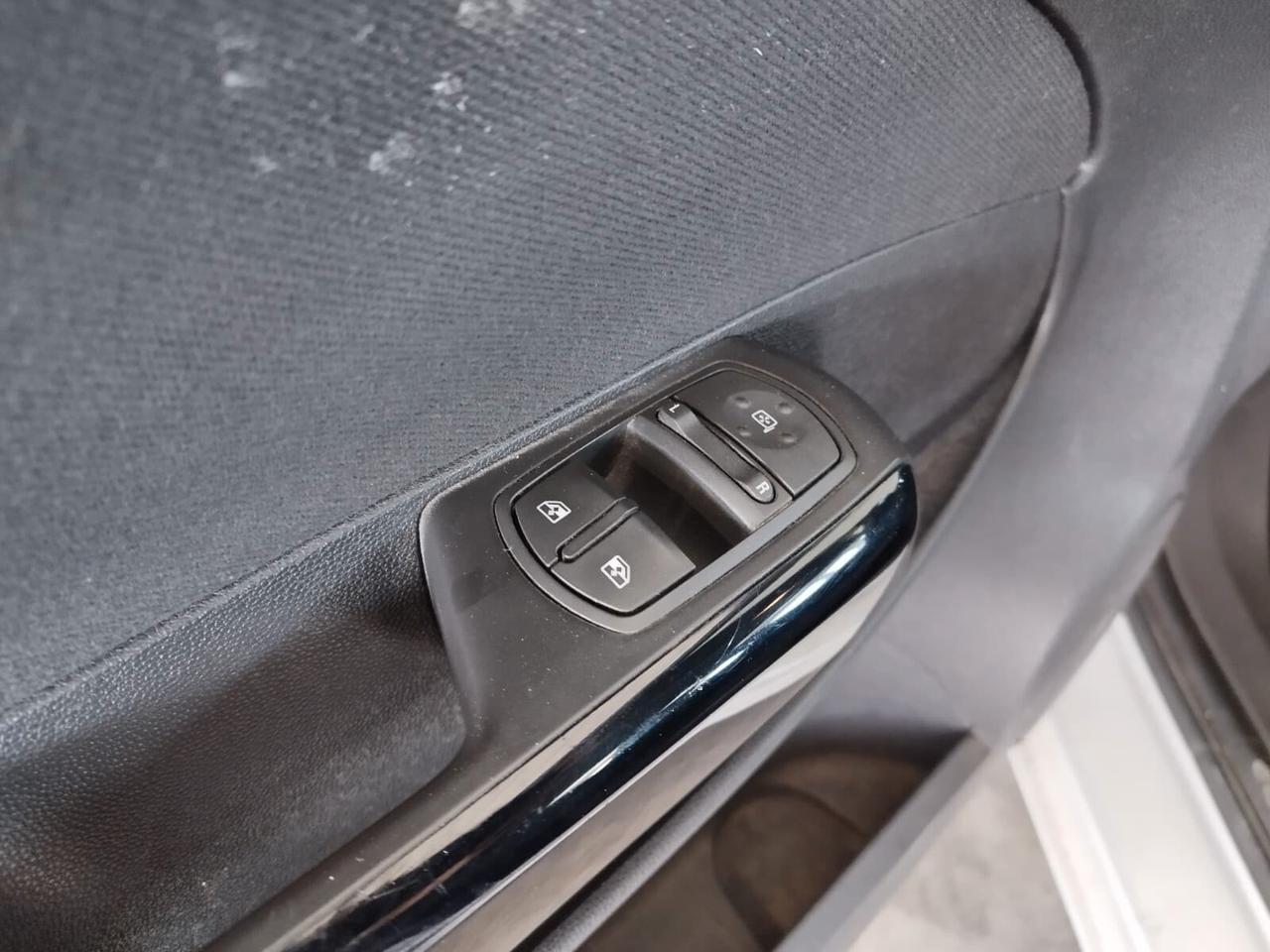 Opel Corsa 1.2 5 porte Cosmo