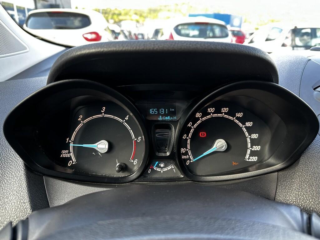 Ford Tourneo Courier 1.5 tdci 75cv plus E6