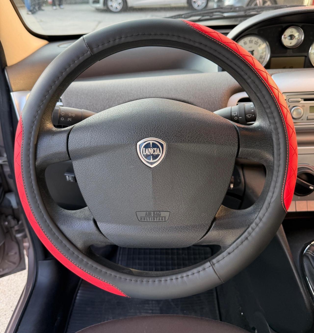 Lancia Ypsilon 1.4 Argento Ecochic GPL