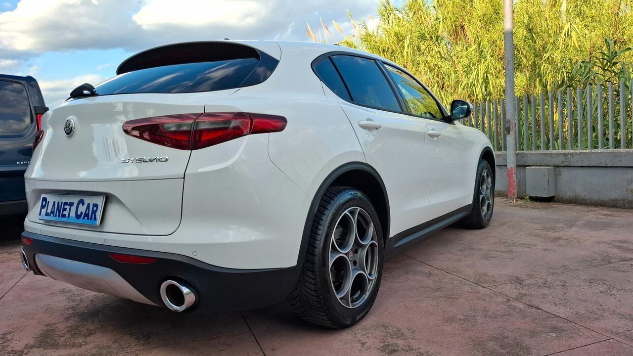Alfa Romeo Stelvio 2.2 Turbodiesel 190 CV AT8 Q4 Executive -TETTO APRIBILE-CERCHI DA 19