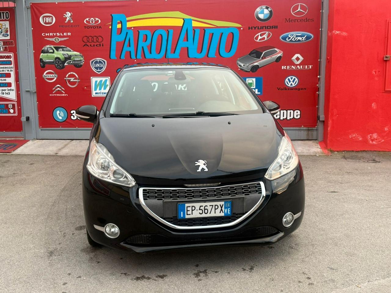 Peugeot 208 1.2 82cv Allure - 2013
