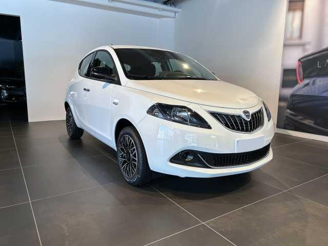 Lancia Ypsilon 1.0 FireFly 5 porte S&S Hybrid Platino KM ZERO