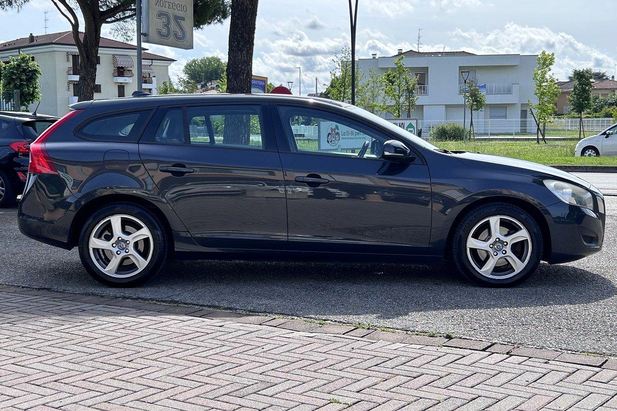 VOLVO V60 D3 Geartronic Kinetic