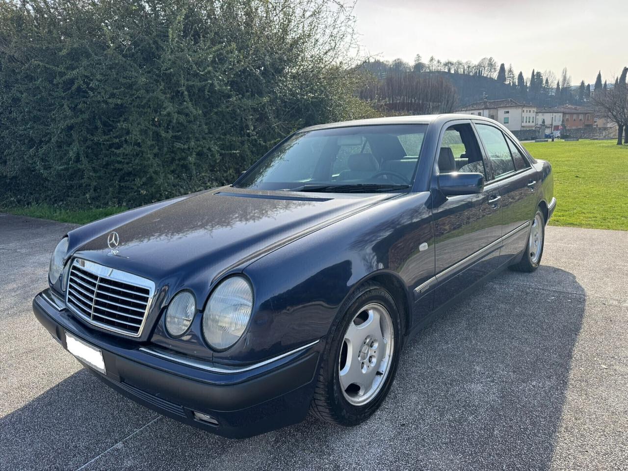 Mercedes Classe E 200 Elegance W210 Benzina – Ottime Condizioni
