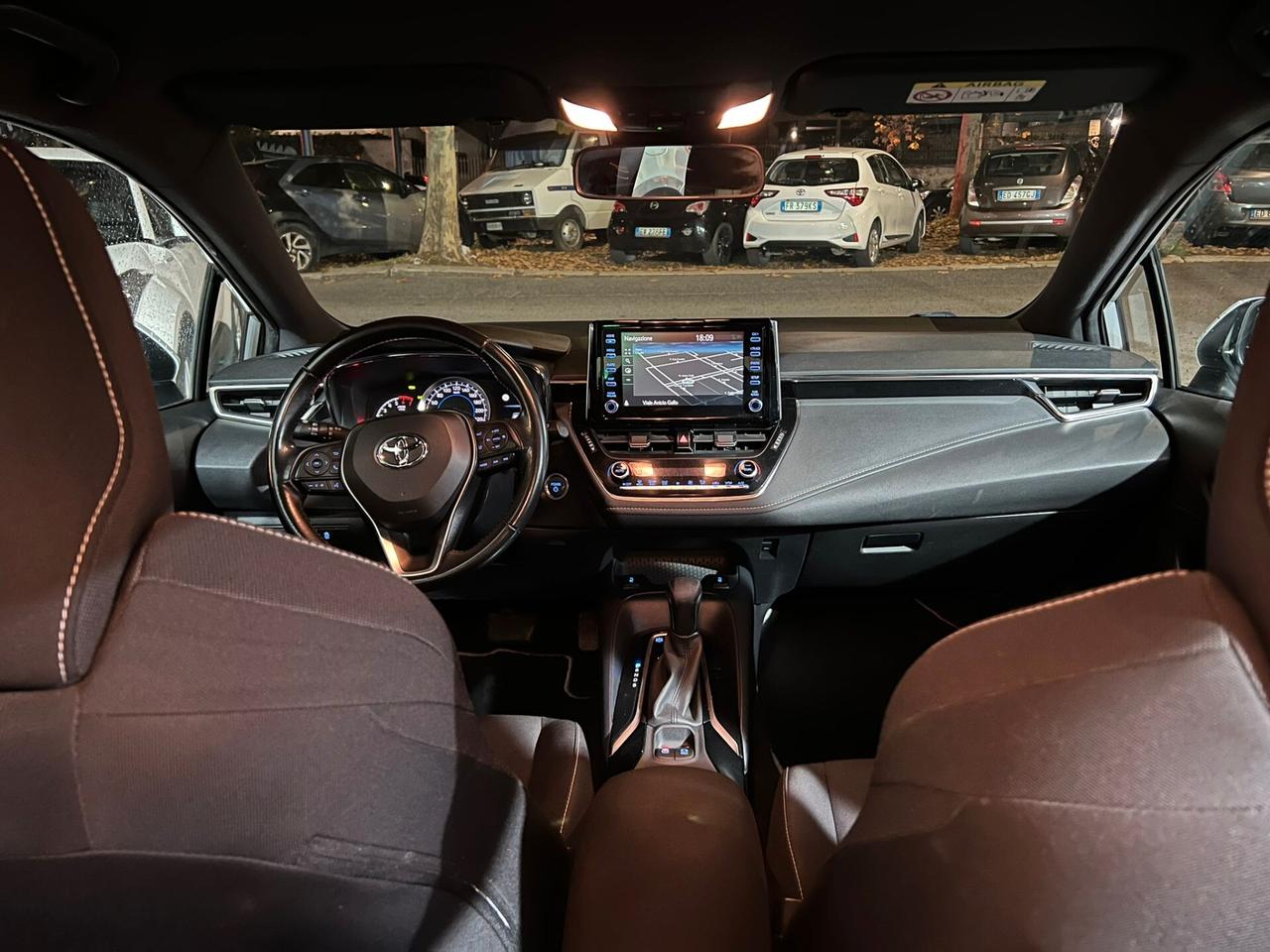 Toyota Corolla TS 1.8 Hybrid Business Tech