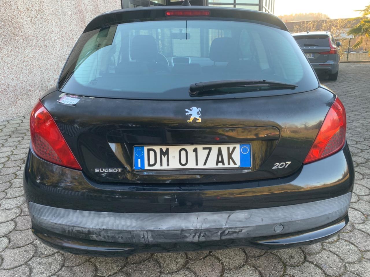 Peugeot 207 1.4 8V 75CV 3p. ONE Line