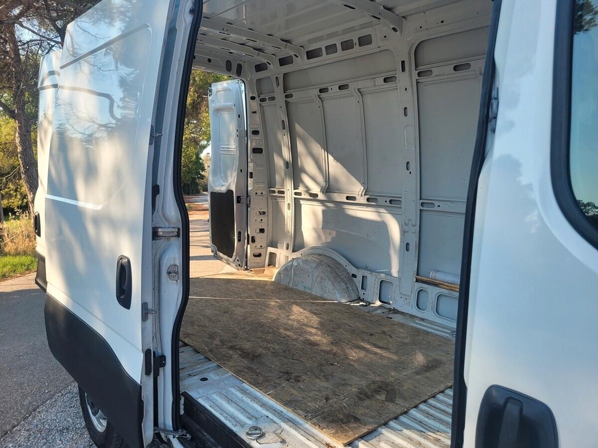 IVECO DAILY 35S12 V 3520 H2 FP