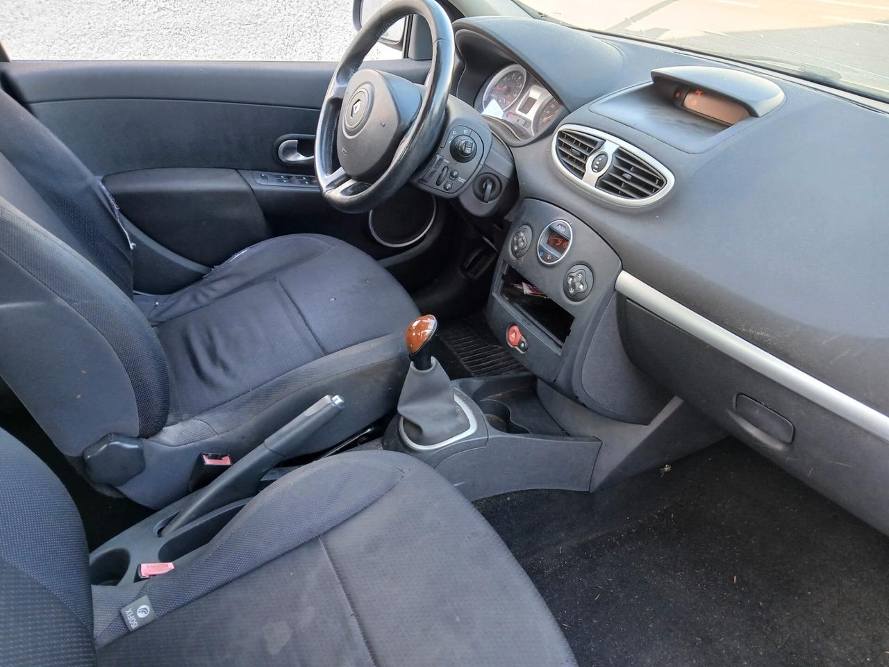 Renault Clio 1.4 Per Neopatentati
