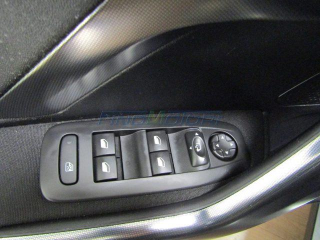 PEUGEOT 2008 1.2 110 CV PureTech Turbo Allure