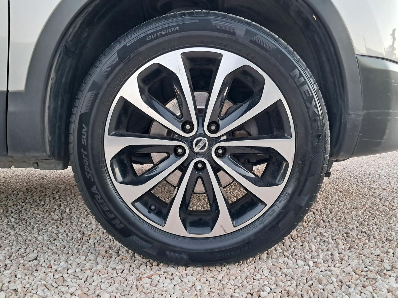 Nissan Qashqai TEKNA 1.6 GPL-TETTO*NAVI*TELECAMERA