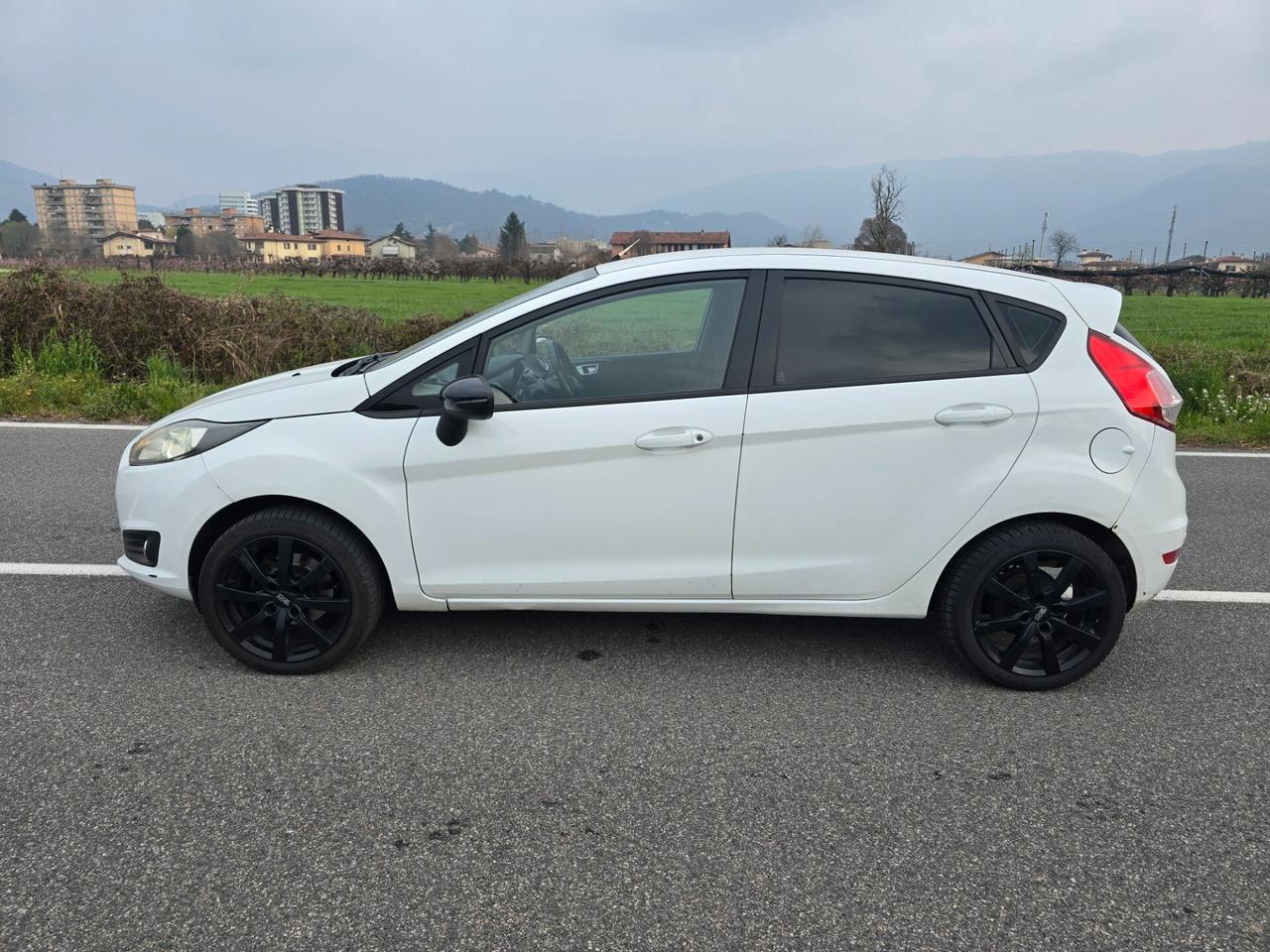 FORD FIESTA 1.4 TITANIUM "OK PER NEOPATENTATI"