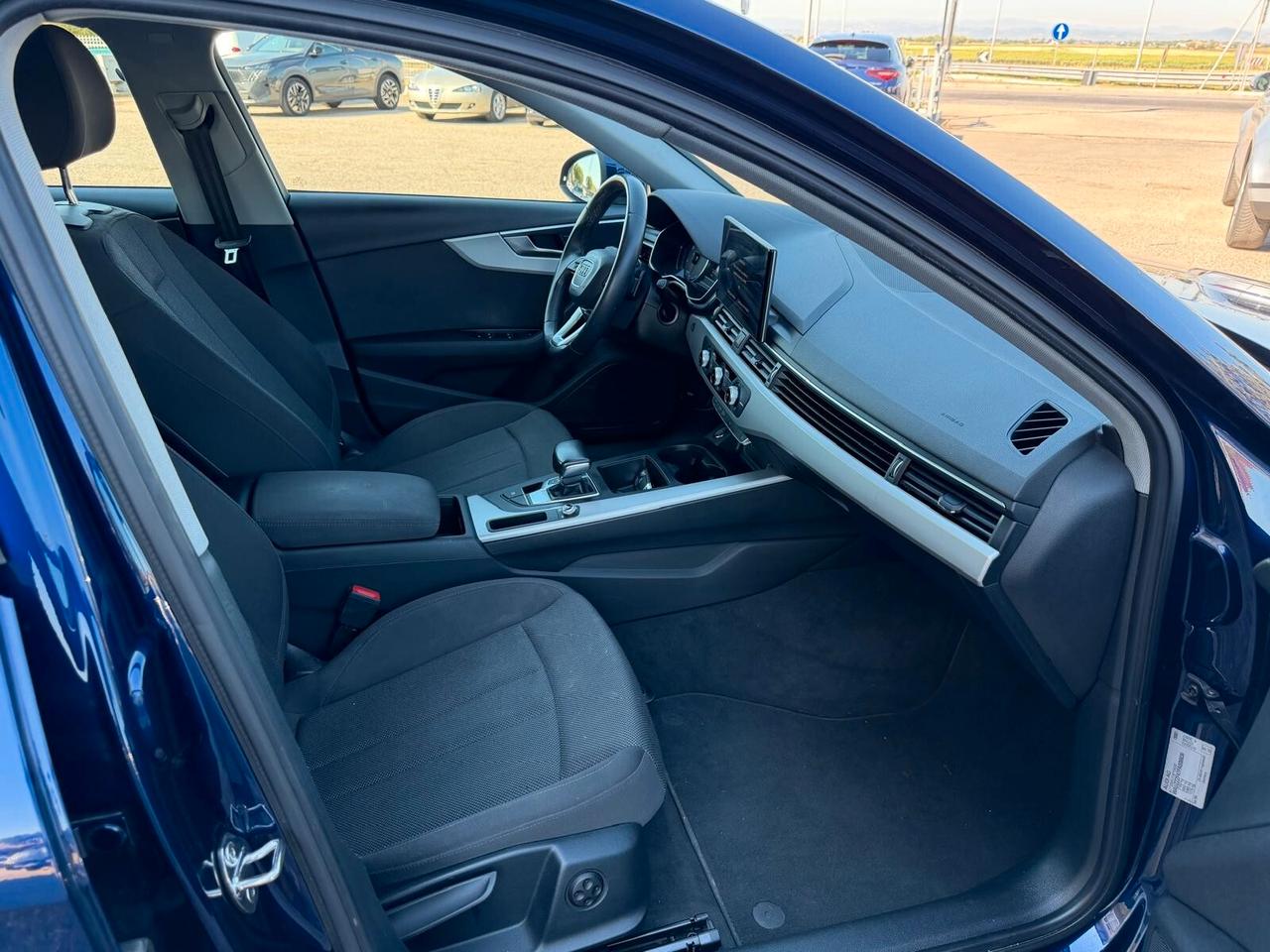 Audi A4 30 TDI/136 CV S tronic Business Advanced