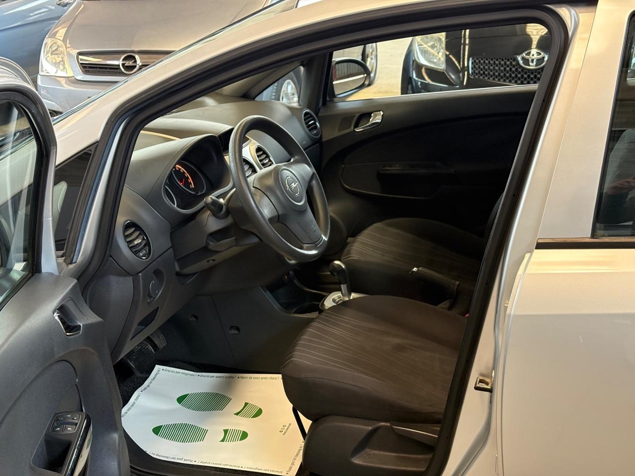 Opel Corsa 1.4 16V 5 porte AUTOMATICA